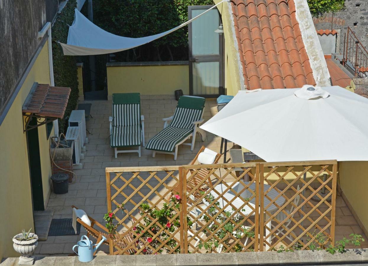 B&B Di Charme Camelie Palazzo Nicotra Riposto Exterior foto